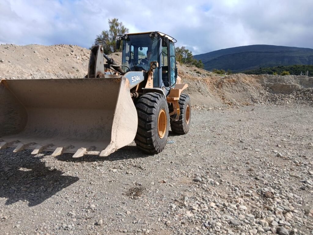 02 - CARGADORA JOHN DEERE 524K