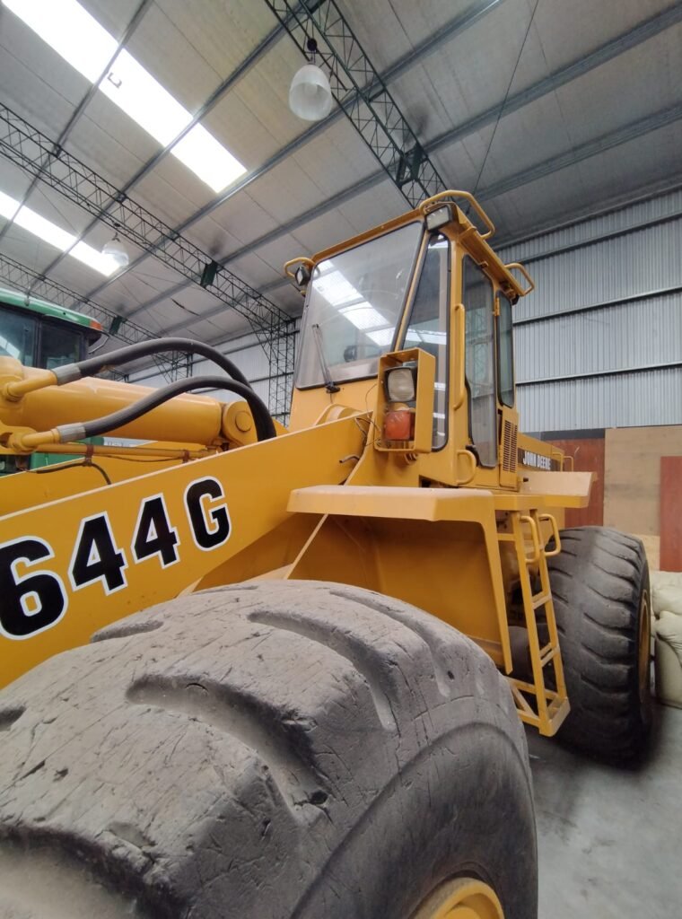 02- CARGADORA JOHN DEERE 644G