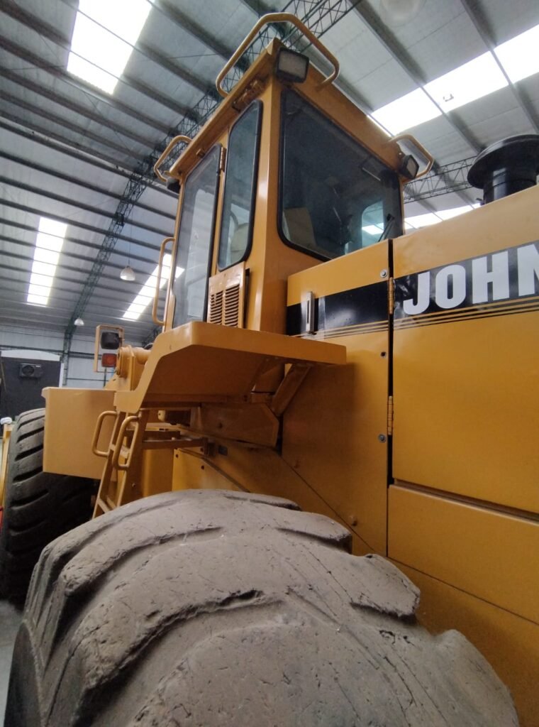 04- CARGADORA JOHN DEERE 644G