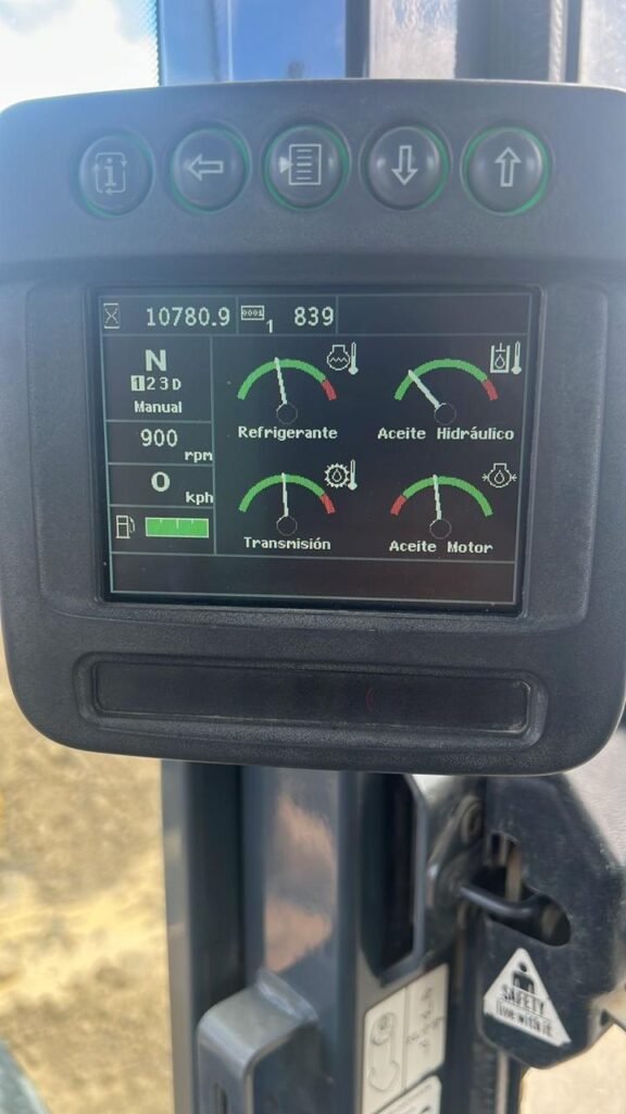06 - CARGADORA JOHN DEERE 524K
