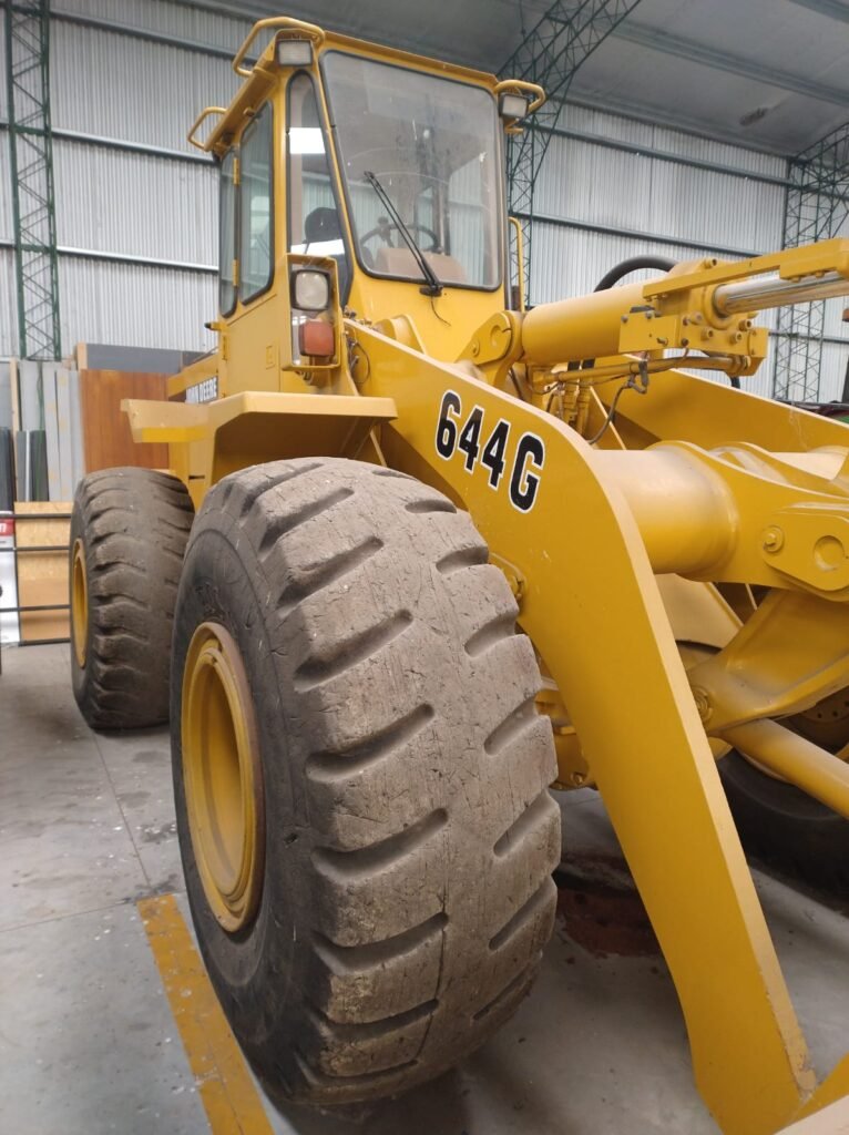 11 - CARGADORA JOHN DEERE 644G