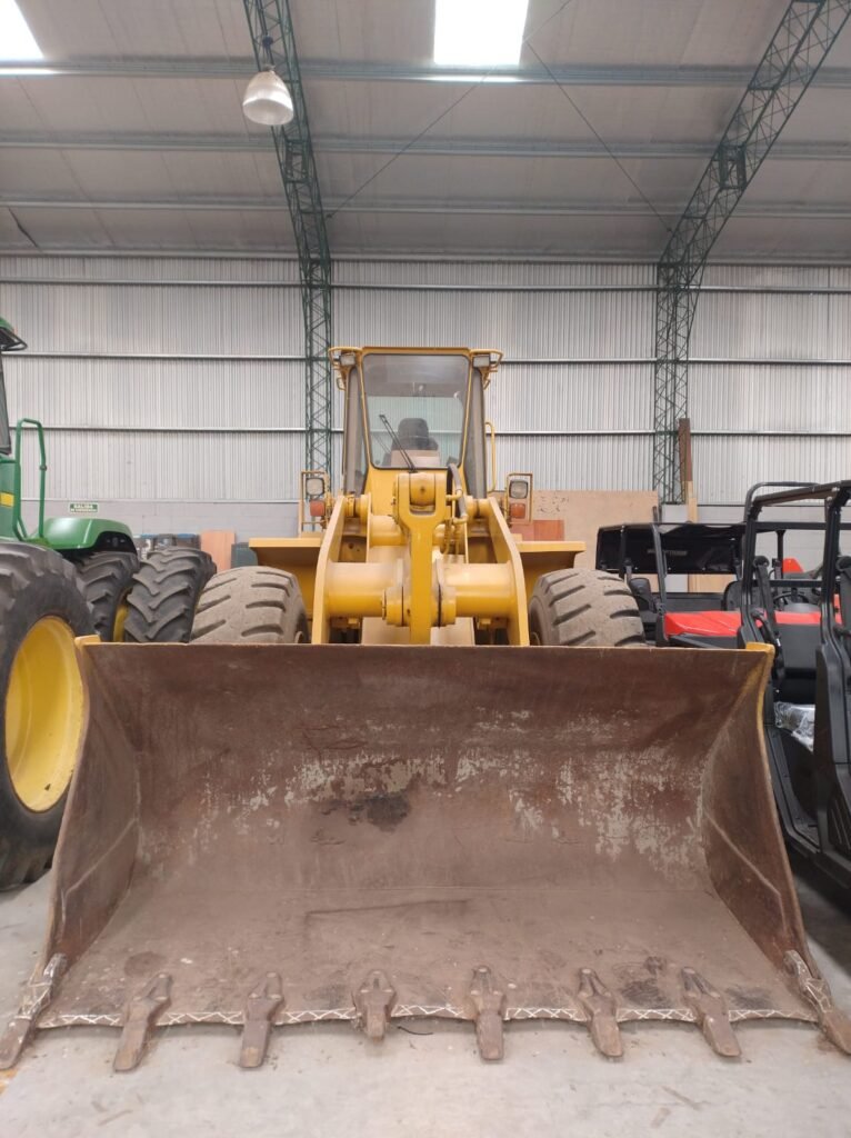 13 - CARGADORA JOHN DEERE 644G